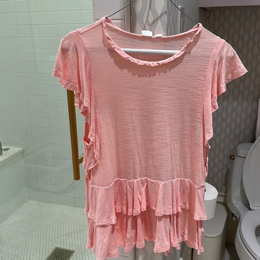 Gap coral ruffle tee